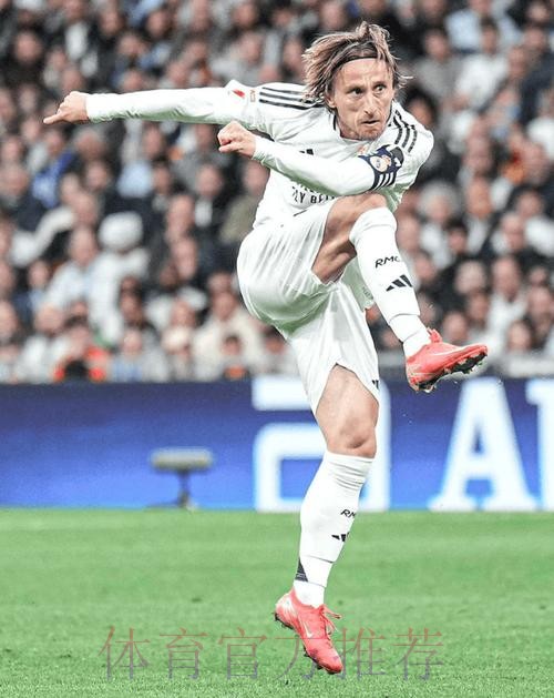 39岁妖人! 魔笛替补10分钟10触球0丢球 39岁妖人! 魔笛替补10分钟10触球0丢球